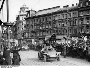 http://upload.wikimedia.org/wikipedia/commons/a/a1/Bundesarchiv_Bild_183-1987-0922-503%2C_Wien%2C_Einmarsch_deutscher_Truppen%2C_Sp%C3%A4hpanzer.jpg