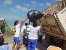 contaminacionplaya004